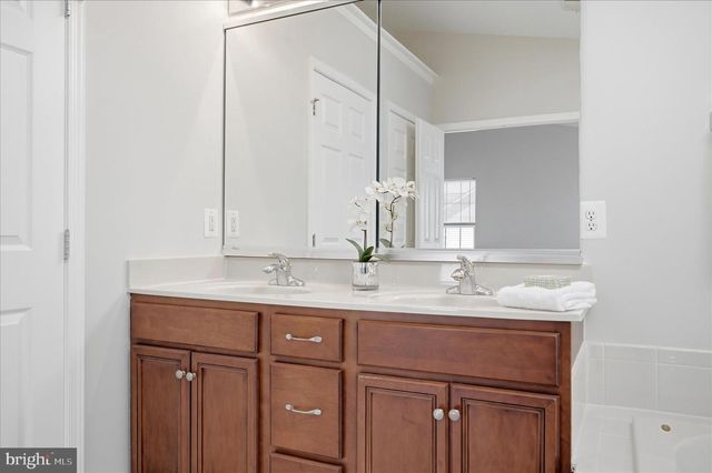 20047 NORTHVILLE HILLS TER, Ashburn, VA 20147