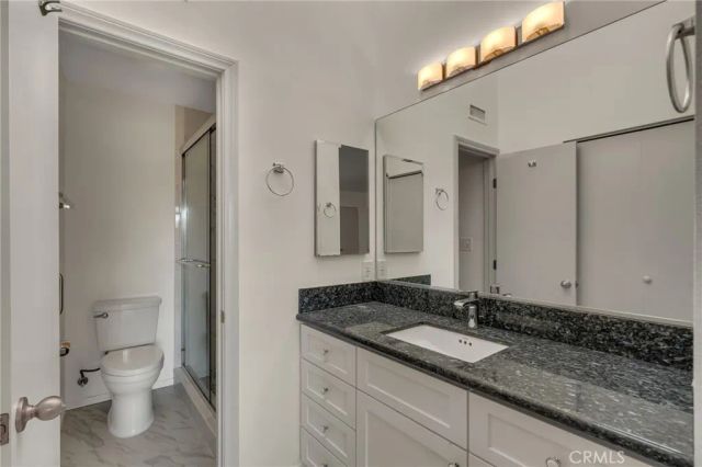 12750 Centralia 76, Lakewood, CA 90715