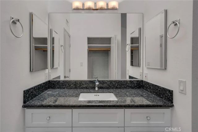 12750 Centralia 76, Lakewood, CA 90715