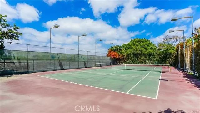 12750 Centralia 76, Lakewood, CA 90715