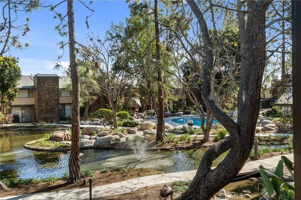 12750 Centralia 76, Lakewood, CA 90715