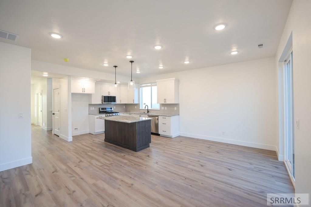 Image 3 of property listing at 565 Curlew Drive, Idaho Falls, ID 83401