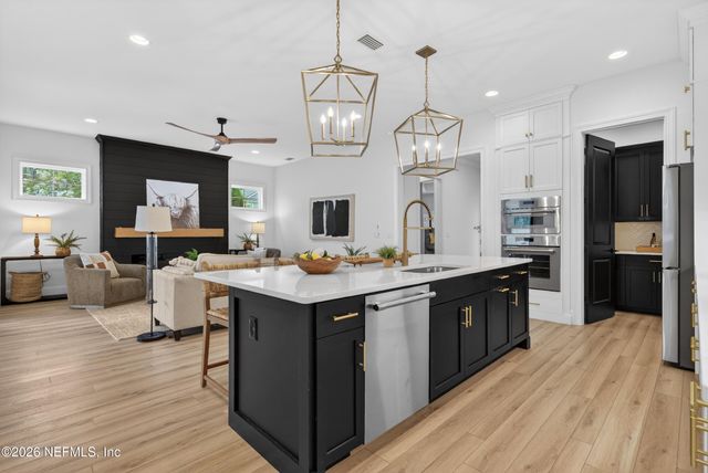 28 WOODBAY Court, St. Johns, FL 32259