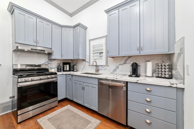 1611 19th Street, Galveston, TX 77550