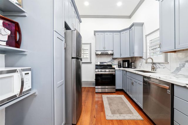 1611 19th Street, Galveston, TX 77550