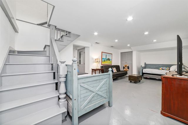 1611 19th Street, Galveston, TX 77550