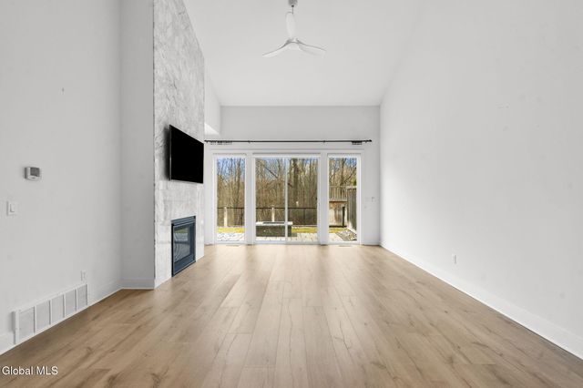 22 Cambridge Way, Colonie, NY 12110