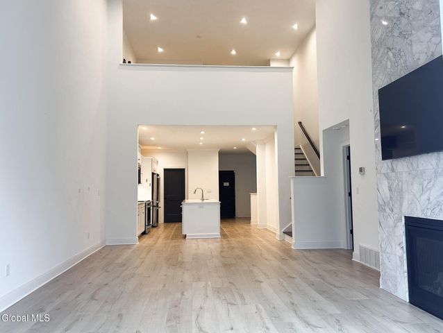 22 Cambridge Way, Colonie, NY 12110