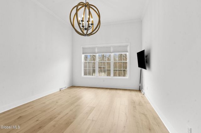 22 Cambridge Way, Colonie, NY 12110