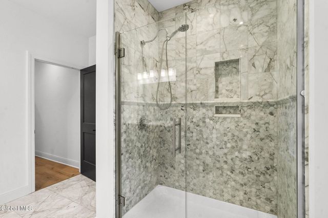 22 Cambridge Way, Colonie, NY 12110