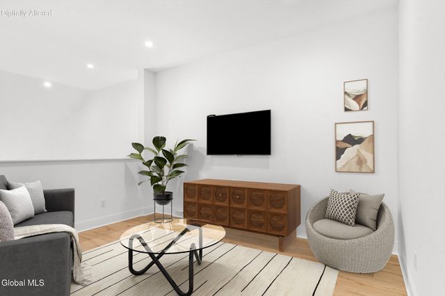 22 Cambridge Way, Colonie, NY 12110