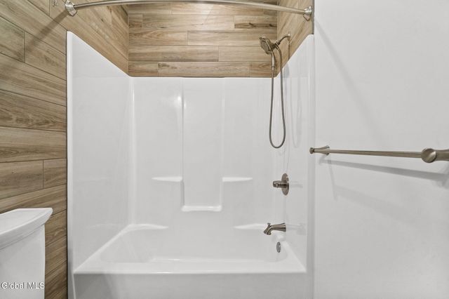 22 Cambridge Way, Colonie, NY 12110