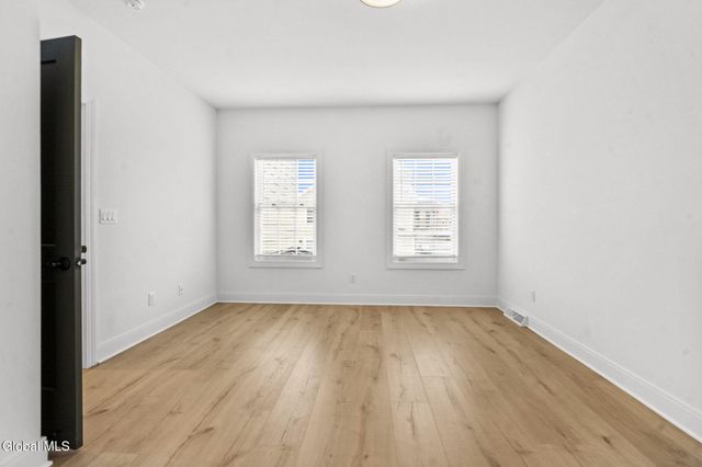 22 Cambridge Way, Colonie, NY 12110