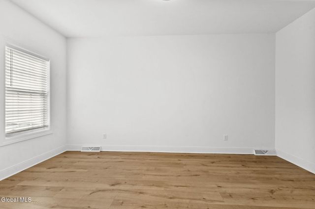 22 Cambridge Way, Colonie, NY 12110