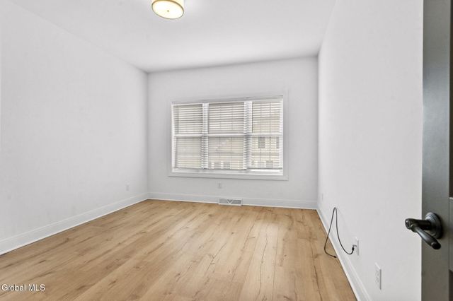 22 Cambridge Way, Colonie, NY 12110