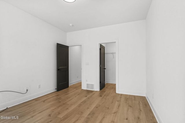 22 Cambridge Way, Colonie, NY 12110