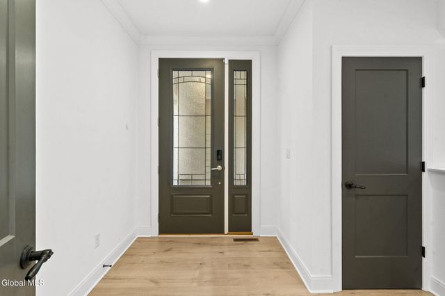 22 Cambridge Way, Colonie, NY 12110