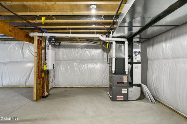 22 Cambridge Way, Colonie, NY 12110