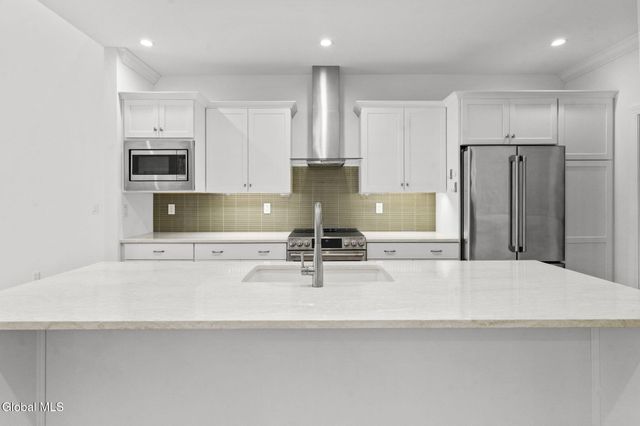 22 Cambridge Way, Colonie, NY 12110