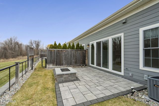 22 Cambridge Way, Colonie, NY 12110