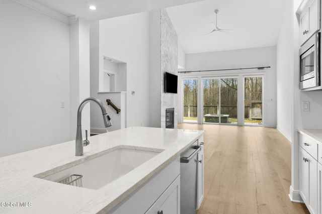 22 Cambridge Way, Colonie, NY 12110