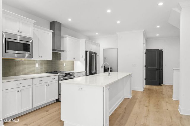 22 Cambridge Way, Colonie, NY 12110