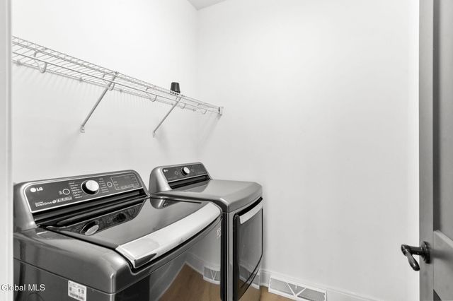 22 Cambridge Way, Colonie, NY 12110