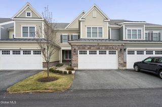 22 Cambridge Way, Colonie, NY 12110