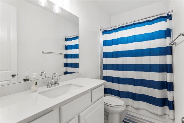 216 Hollister DR, Liberty Hill, TX 78642