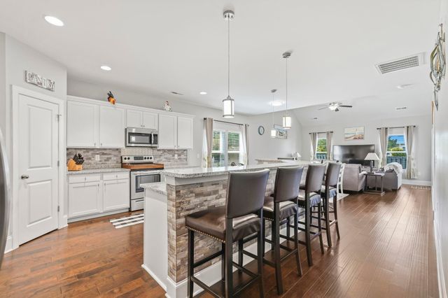 1718 Palmetto Palm Dr., Myrtle Beach, SC 29579