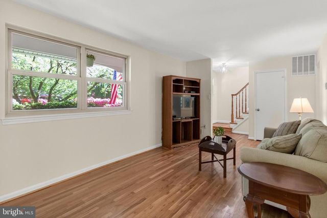 4984 SWINTON DR, Fairfax, VA 22032