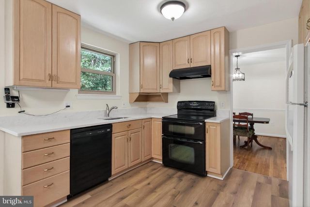 4984 SWINTON DR, Fairfax, VA 22032