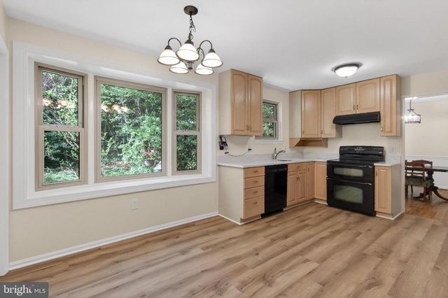 4984 SWINTON DR, Fairfax, VA 22032