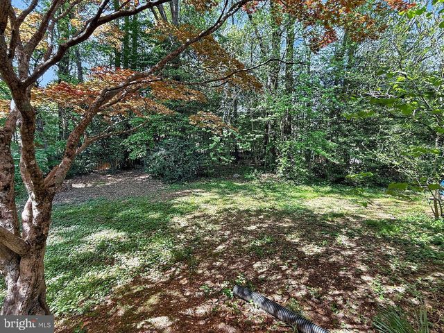 4984 SWINTON DR, Fairfax, VA 22032