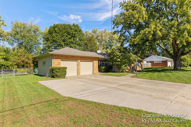 3679 Yellowstone Drive SW, Grandville, MI 49418