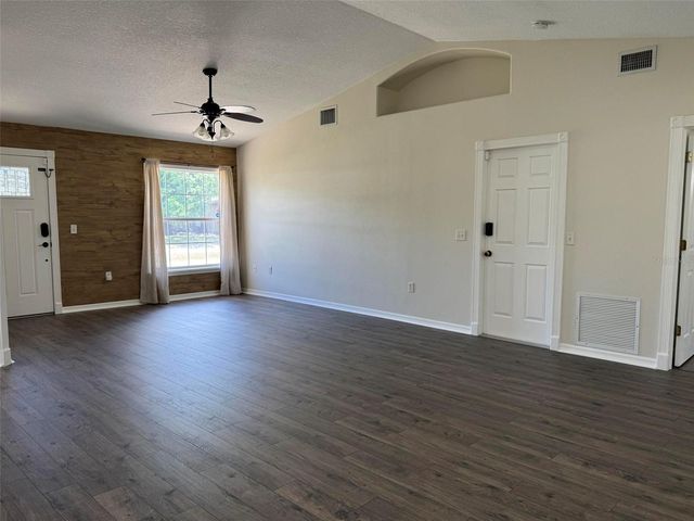 40751 W 4TH AVENUE, Umatilla, FL 32784
