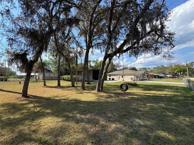 40751 W 4TH AVENUE, Umatilla, FL 32784