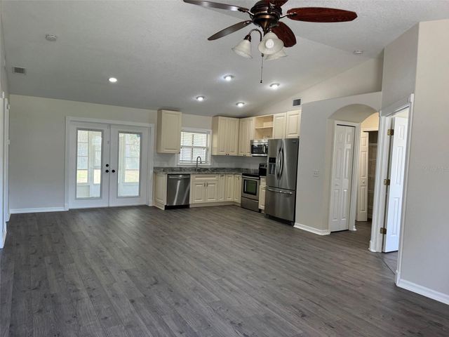 40751 W 4TH AVENUE, Umatilla, FL 32784