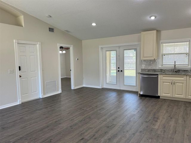 40751 W 4TH AVENUE, Umatilla, FL 32784