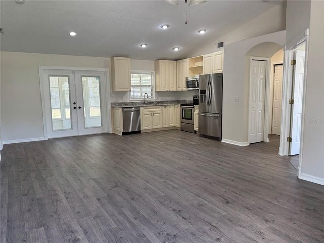 40751 W 4TH AVENUE, Umatilla, FL 32784