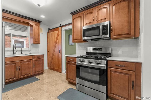 22247 Outer Drive, Dearborn, MI 48124