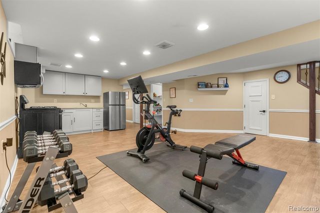 22247 Outer Drive, Dearborn, MI 48124