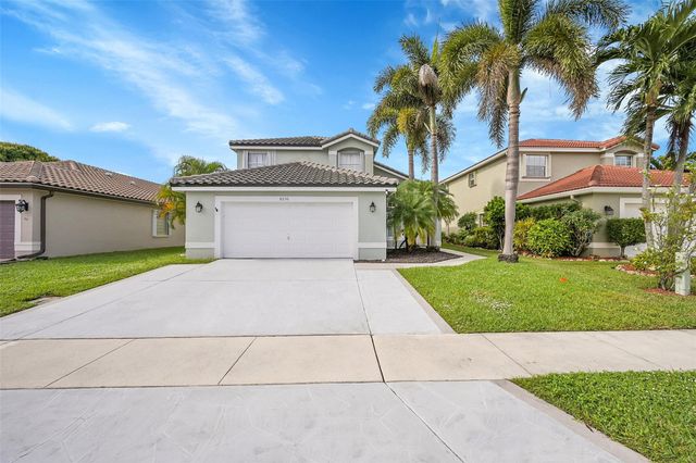 8236 White Rock Cir, Boynton Beach, FL 33436