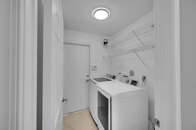 8236 White Rock Cir, Boynton Beach, FL 33436