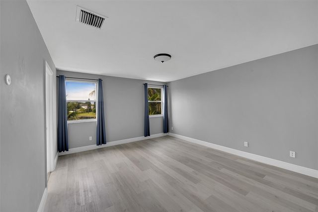 8236 White Rock Cir, Boynton Beach, FL 33436