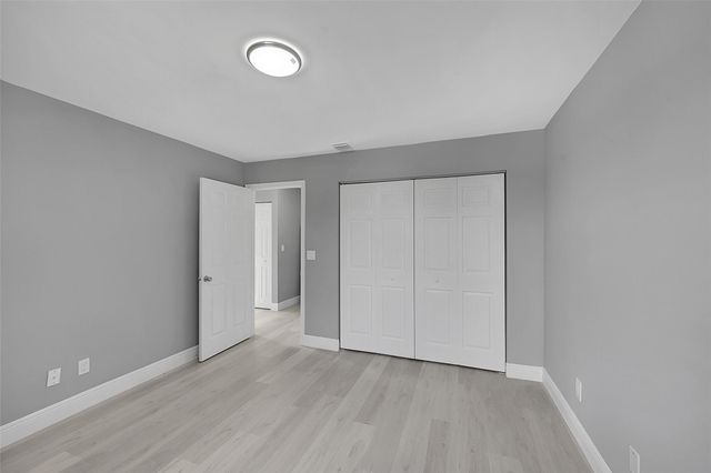 8236 White Rock Cir, Boynton Beach, FL 33436