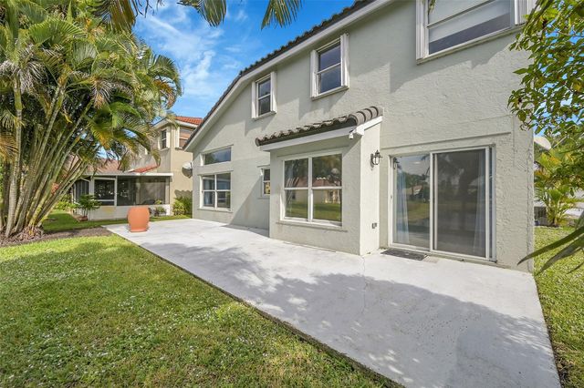 8236 White Rock Cir, Boynton Beach, FL 33436