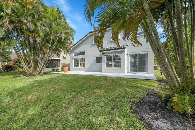 8236 White Rock Cir, Boynton Beach, FL 33436