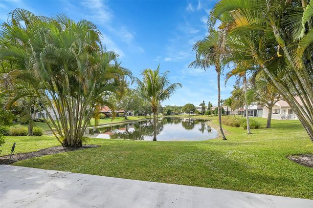 8236 White Rock Cir, Boynton Beach, FL 33436