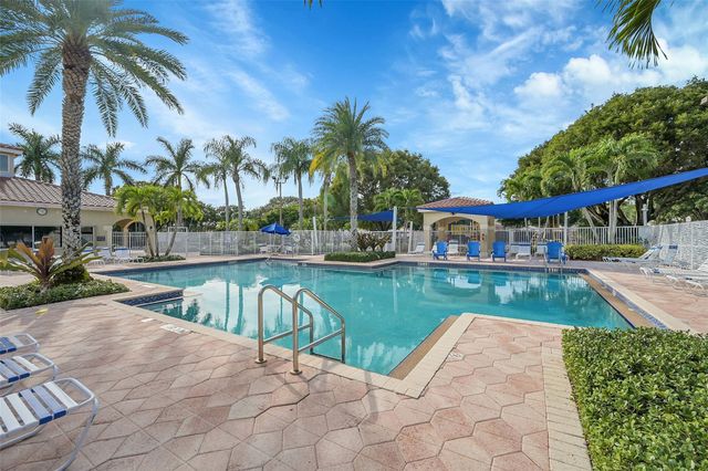 8236 White Rock Cir, Boynton Beach, FL 33436